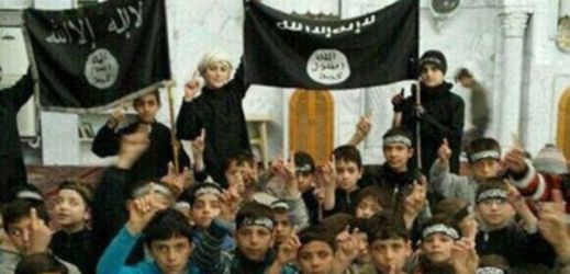 Dětští vojáci Islámského státu.