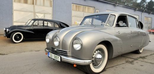 Z renovátorské dílny společnosti Ecorra v Kopřivnici na Novojičínsku vyjede každoročně několik elegantních veteránů značky Tatra 87. 