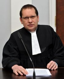 Podle ústavního soudce Radovana Suchánka je udělená doplňková ochrana v rozporu se zákonem.