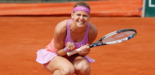 Lucie Šafářová postoupila do semifinále French Open.