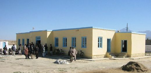 Škola společnosti Člověk v tísni v Mazáre Šarífu, v severním Afghánistánu. 