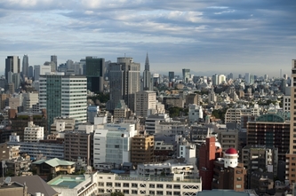 V Tokiu je hodně mrakodrapů.