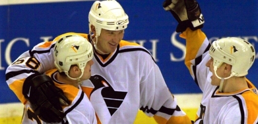 Hokejová legenda Mario Lemieux uvažuje o prodeji Pittsburghu Penguins.