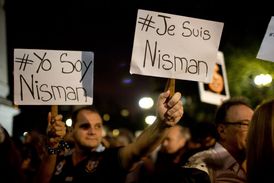 Okolo smrti Nismana visí stále mnoho otazníků.