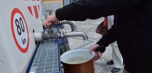 Obyvatelé pražských Dejvic a Bubenče byli od neděle 24. května do čtvrtka 28. května bez pitné vody.