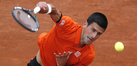 Novak Djokovič postoupil do finále pařížského antukového grandslamu.