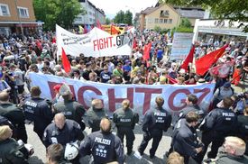 Demonstrace v Garmisch-Partenkirchenu, odpůrci skupiny hospodářských mocností G7.