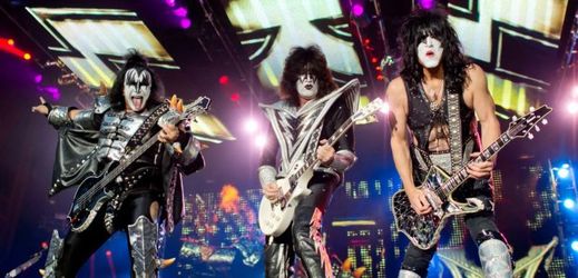 Kapela Kiss na turné.