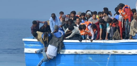 Do Evropy míří statisíce utečenců (ilustrační foto).