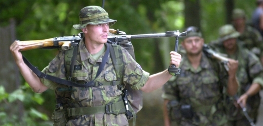 Chrudimští výsadkáři patří v české armádě mezi elitní vojenské jednotky.