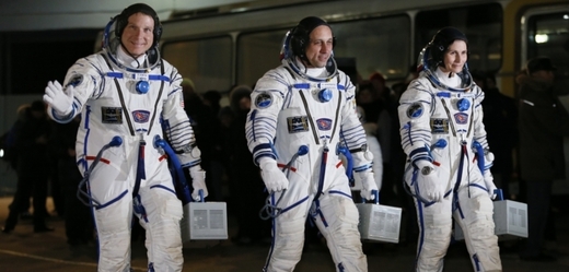 Trojice kosmonautů při odletu v listopadu 2014.