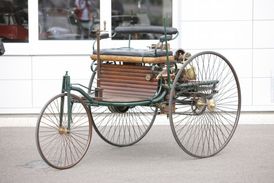 K vidění bude i první automobil světa, takzvaný Patentwagen.