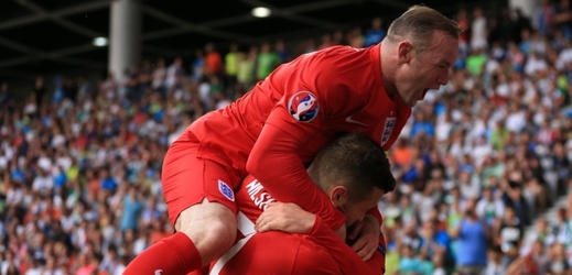 Wayne Rooney zachránil Angličany před ztrátou bodů.