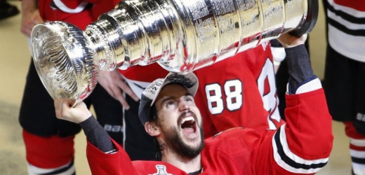 Jestřábí radost ze třetího Stanley Cupu během pěti let. 