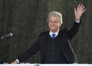 Wilders na shromáždění Pegidy v Drážďanech.