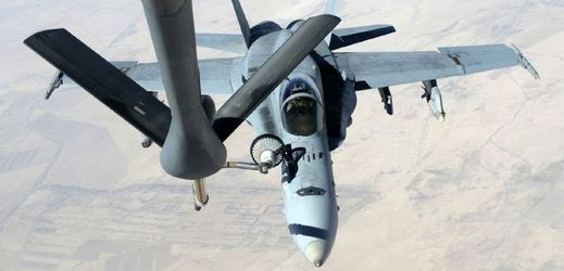 Americké stíhačky F-18E Super Hornet na Irákem.