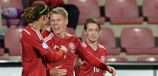 Fotbalisté Dánska do 21 let postoupili do semifinále mistrovství Evropy.