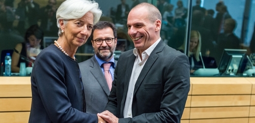 Ředitelka MMF Christine Lagardeová a řecký ministr financí Yanis Varoufakis (vpravo).