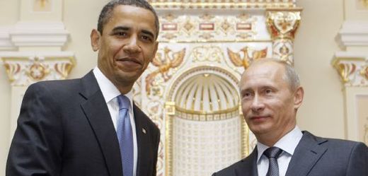 Americký prezident Barack Obama (vlevo) a ruský prezident Vladimir Putin.
