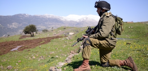 Izraelská armáda sice posílila ostrahu na hraničních Golanech, ale zasahovat skoro nemusela.