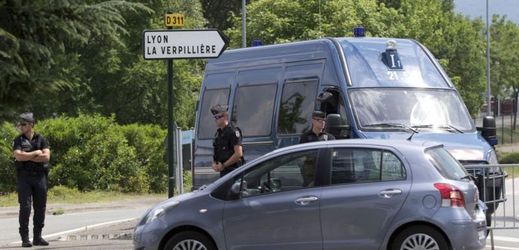 Francouzská policie na místě činu.