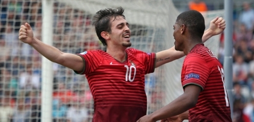 Bernardo Silva (vlevo) vstřelil první gól do německé sítě.