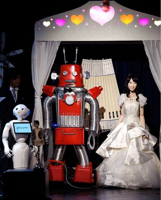 Celý obřad vedl známý robot Pepper.