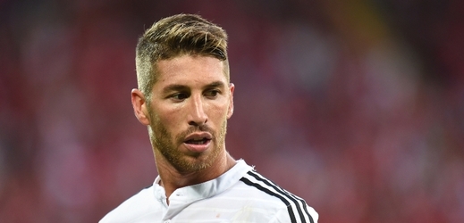 Španělský obránce Sergio Ramos by mohl přestoupit z Realu Madrid do Manchesteru United. 