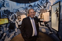 Prezident UEFA Michel Platini slavnostně otevřel nové sídlo FAČR. Evropská fotbalová asociace ho financovala z 90 procent, zbytek dodala FIFA.