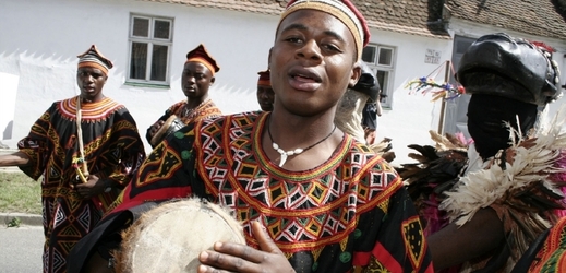Soubor z Kamerunu, který navštívil minulý ročník Mezinárodního folklorního festivalu ve Strážnici.