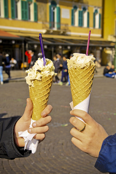 Cenu italské zmrzliny určuje velikost poháru či kornoutu.