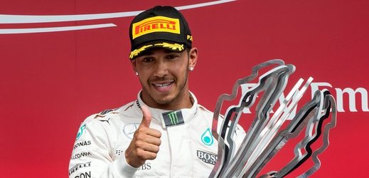 Formule 1 je miliardový byznys, ale trofeje pro nejlepší jezdce jsou podle mistra světa Lewise Hamiltona poslední dobou stále častěji brak.