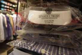 Obchodní řetězec Macy´s se rozhodl pro úplný bojkot výrobků spojených s osobou Donalda Trumpa.