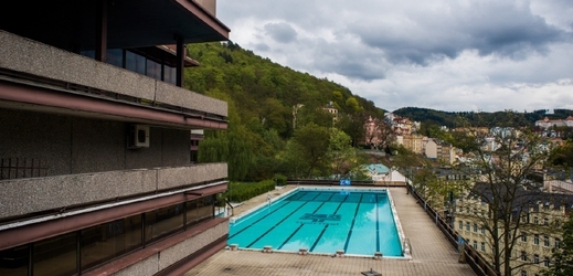 Venkovní bazén hotelu Thermal.