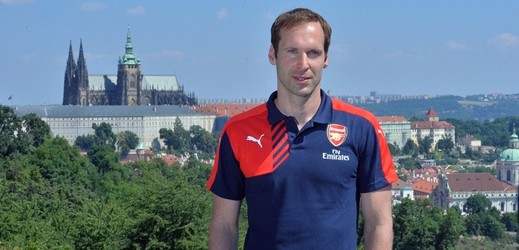 Trenér fotbalového národního týmu Pavel Vrba přivítal, že brankář Petr Čech přestoupil do Arsenalu a v další sezoně už nebude vysedávat na lavičce v Chelsea. 
