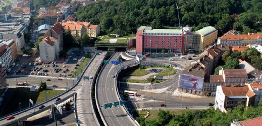 Vjezd do Strahovského tunelu na pražském Smíchově.