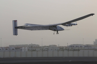 Letoun cestu kolem světa odstartoval v březnu ve Spojených arabských emirátech.