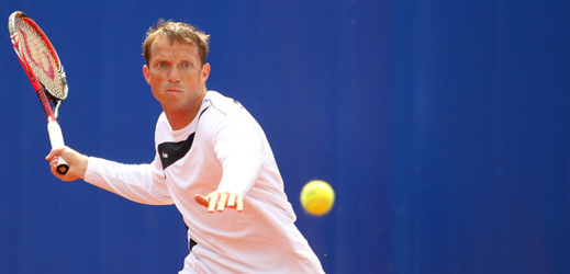 Český tenista Jaroslav Pospíšil přerušil svoji kariéru a soustředí se na pomoc Dánce Caroline Wozniacké.