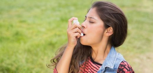 Smog zvyšuje riziko astmatického záchvatu.