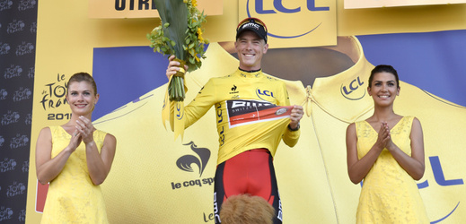 Australan Rohan Dennis senzačně ovládl úvodní časovku letošního ročníku Tour de France. V neděli tak pojede ve žlutém trikotu.