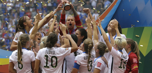 Fotbalistky USA vyhrály ženský světový šampionát. Ve finále porazili Japonsko.