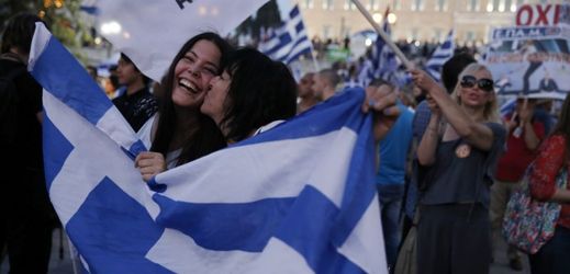 Řekové v referendu odmítli podmínky věřitelů, nový plán bude brzy představen.