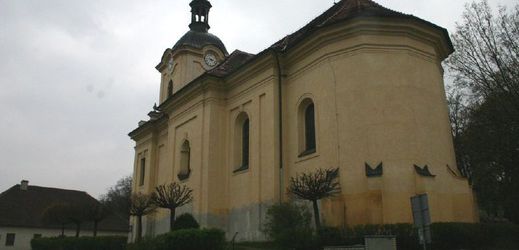 Kostel v Osově.