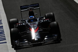 Fernando Alonso prožívá v McLarenu katastrofální sezonu.