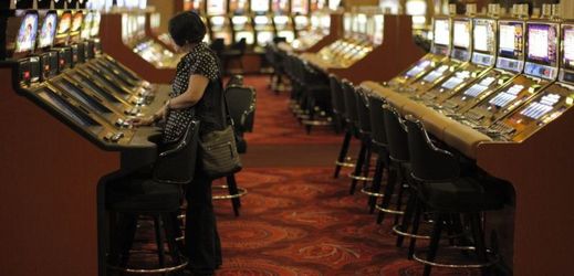 Provozovatelé kasin dluží na daních desítky milionů (ilustrační foto).