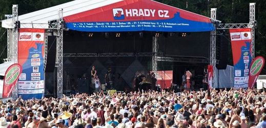 Na hudební festival na hradě Točník dorazily tisíce lidí.