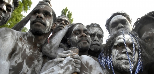 Původní obyvatelé Austrálie (ilustrační foto).