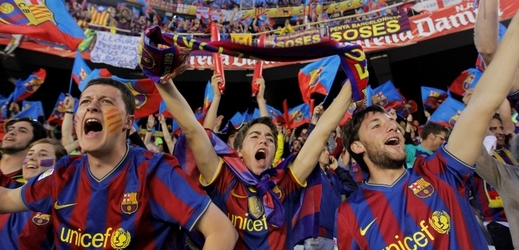 Fotbalová Barcelona dostala vysokou pokutu za pískot svých fanoušků v květnovém finále Španělského poháru proti králi Felipemu VI. a také při státní hymně.