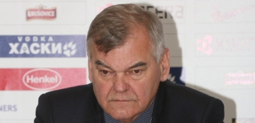 Vladimír Vůjtek, trenér české hokejové reprezentace.