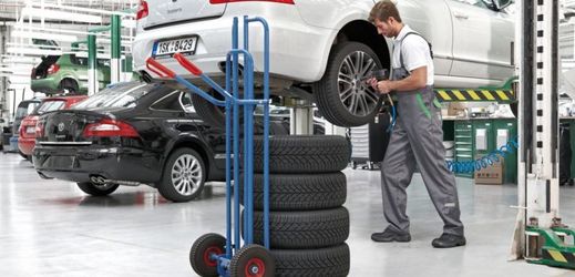 Třetina kontrolovaných pneuservisů nedodržela předpisy (ilustrační foto).